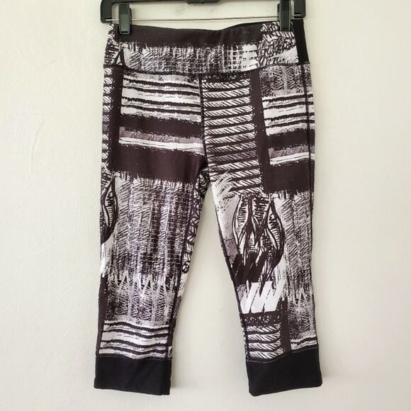 *Layer 8 Black/White Abstract Capri Sz.S - Picture 1 of 5